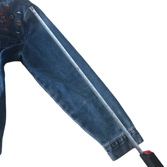 4/$20 Jean Jacket Velvet Heart Embroidered Distressed Women’s Size Medium - Picture 9 of 16